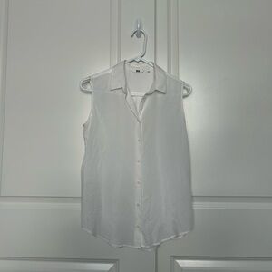 Uniqlo Size S Sleeveless Button-Down Shirt